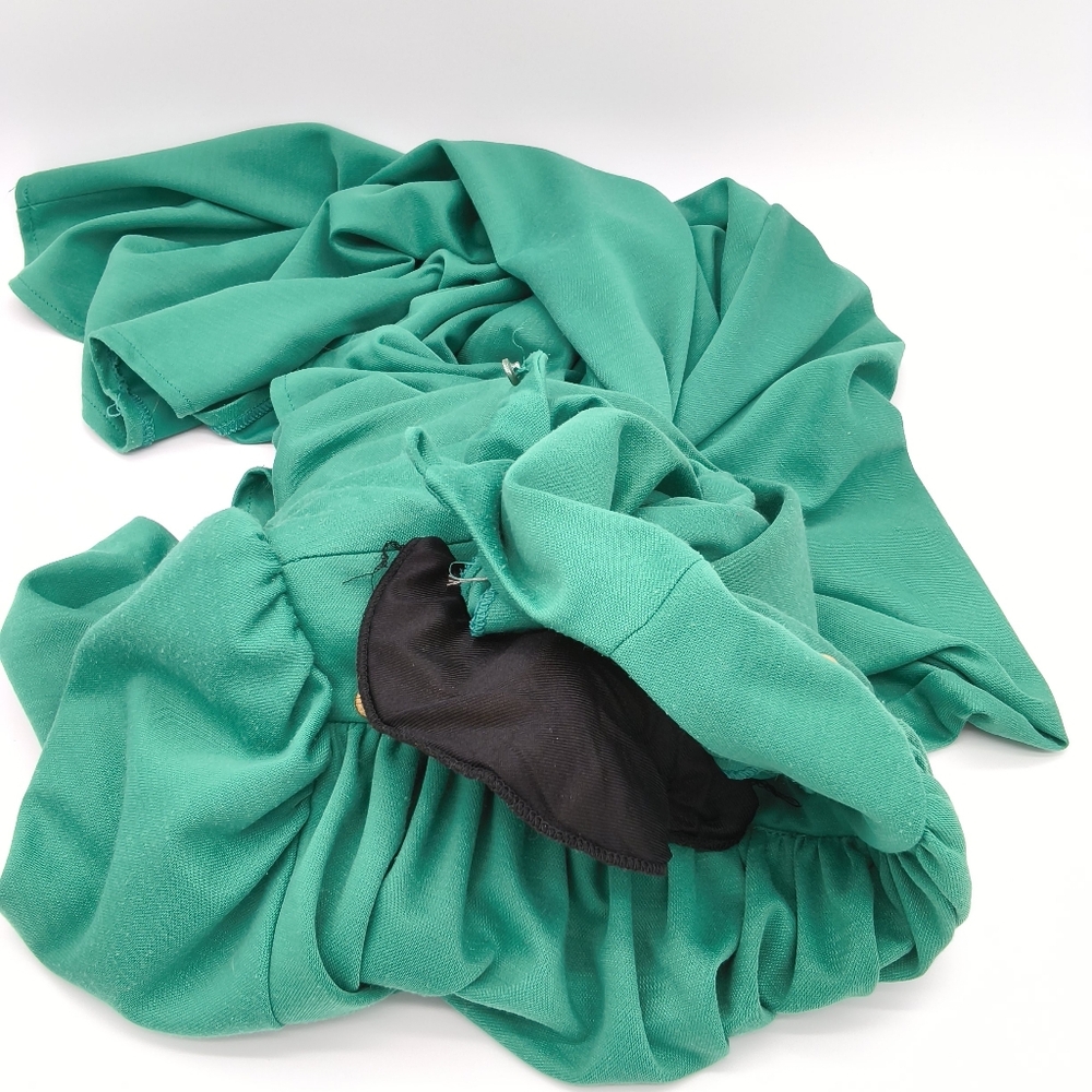 Leslie Belle Vintage Emerald Midi Dress - Made in Canada - Picture 10 of 12